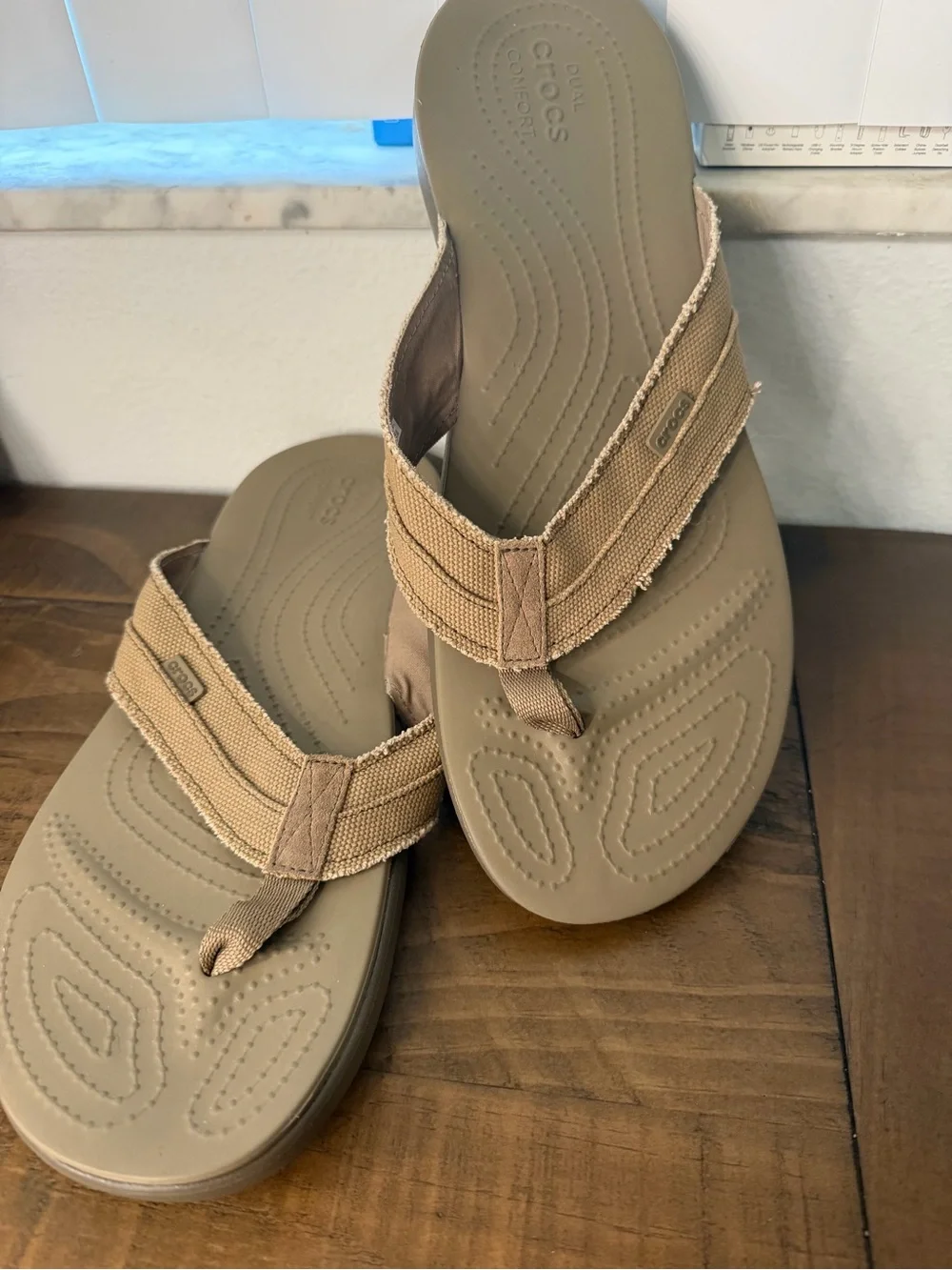Crocs Santa Cruz Canvas Flip-Flops in khaki mens flip flops new size 14